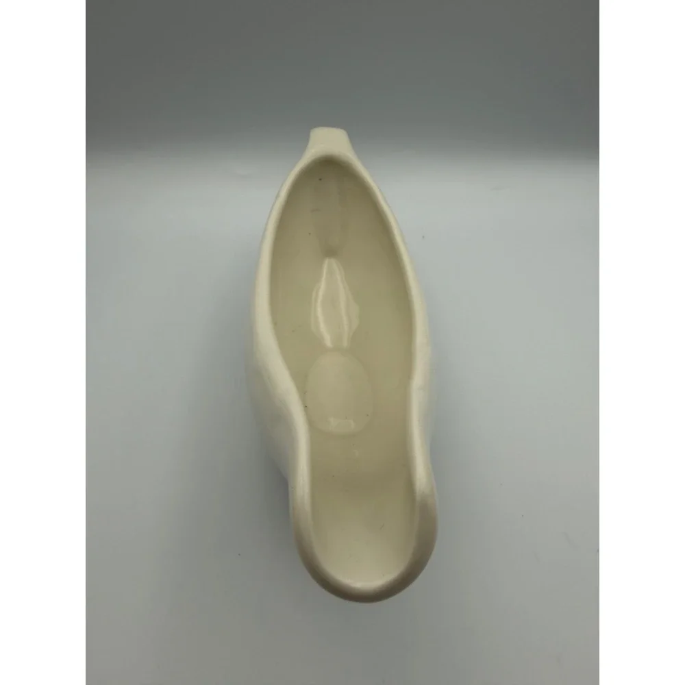Vintage HLC USA Homer Laughlin Ivory Ceramic Gravy Boat Scalloped Rim Pedestal